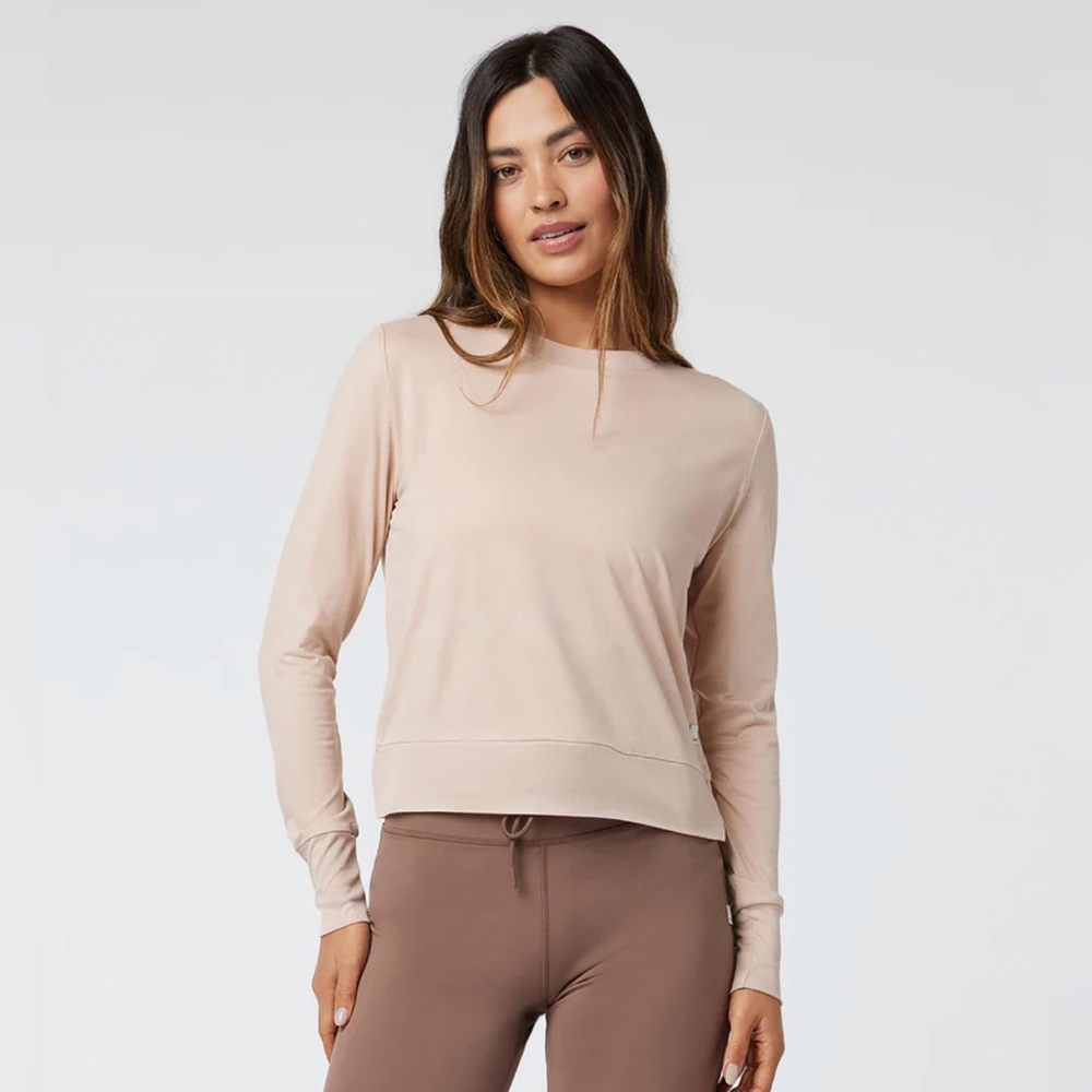 Vuori Daydream Crew. Size SMALL. Minor call out, see photo. EUC